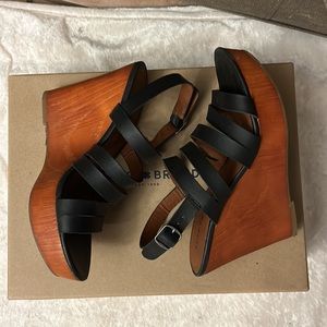 😍 Lucky Brand Black Wedges strappy Size 6 1/2 NO Box